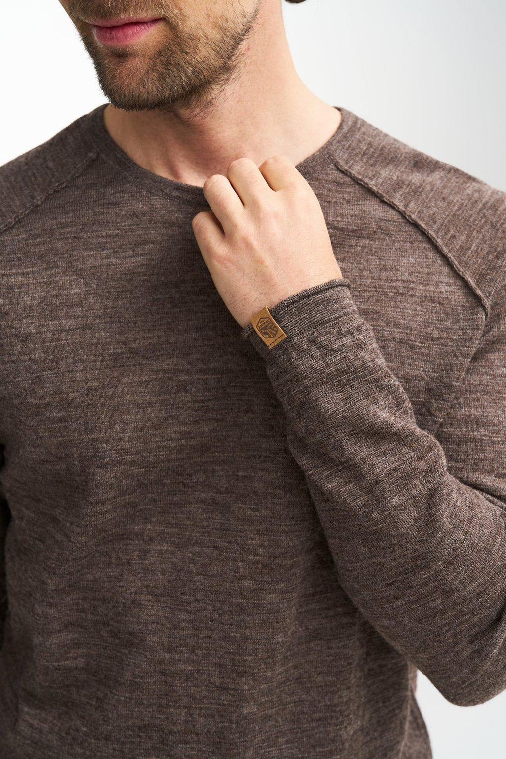 NLS BEECH CREWNECK, 100 % UNGEBFÄRBTE WOLLE — MUSKAT