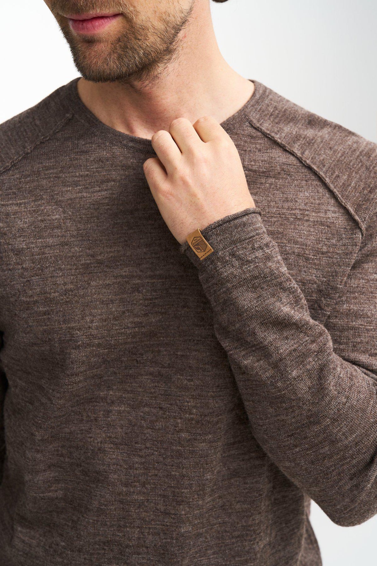 NLS BEECH CREWNECK, 100 % UNGEBFÄRBTE WOLLE — MUSKAT